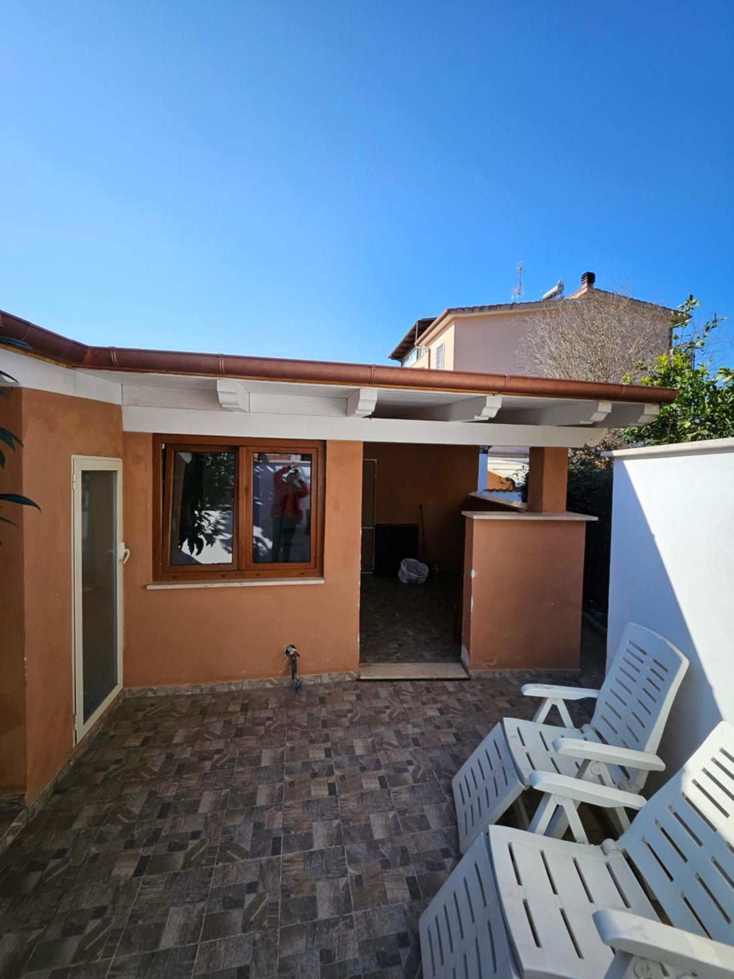 Casa Vacanze Dragona 15 Min Fco 10 Min Ostia Acilia Exteriör bild