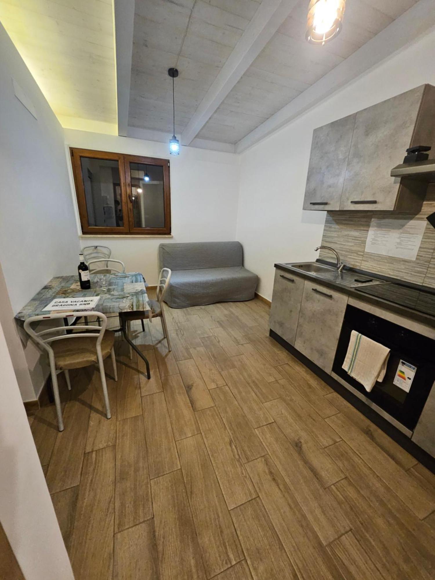 Casa Vacanze Dragona 15 Min Fco 10 Min Ostia Acilia Exteriör bild