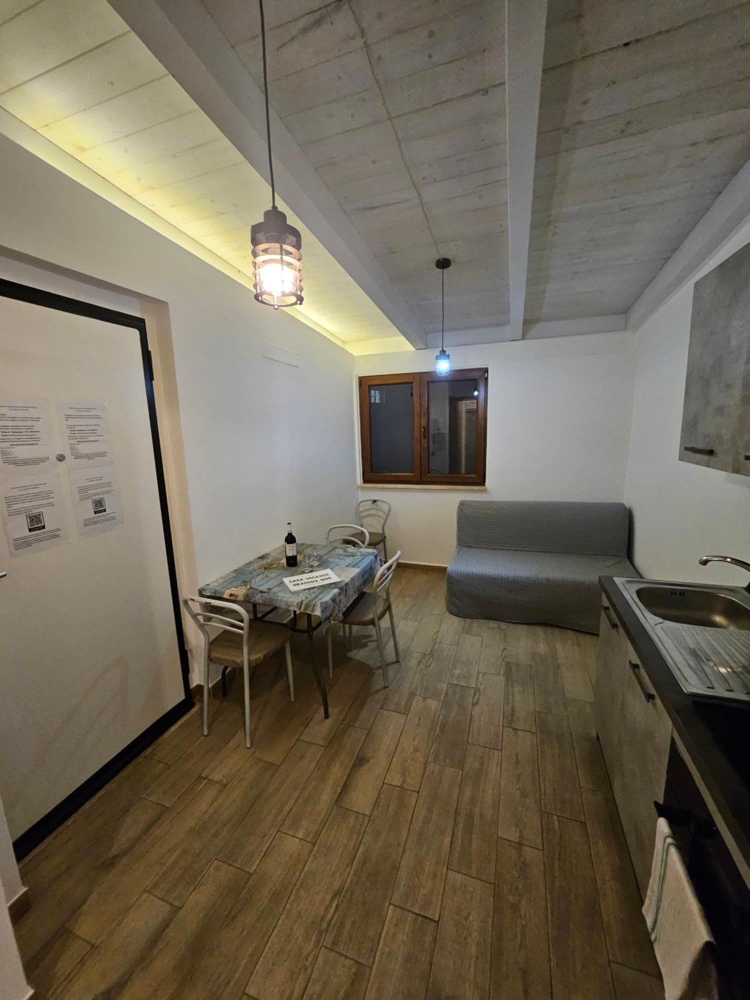 Casa Vacanze Dragona 15 Min Fco 10 Min Ostia Acilia Exteriör bild